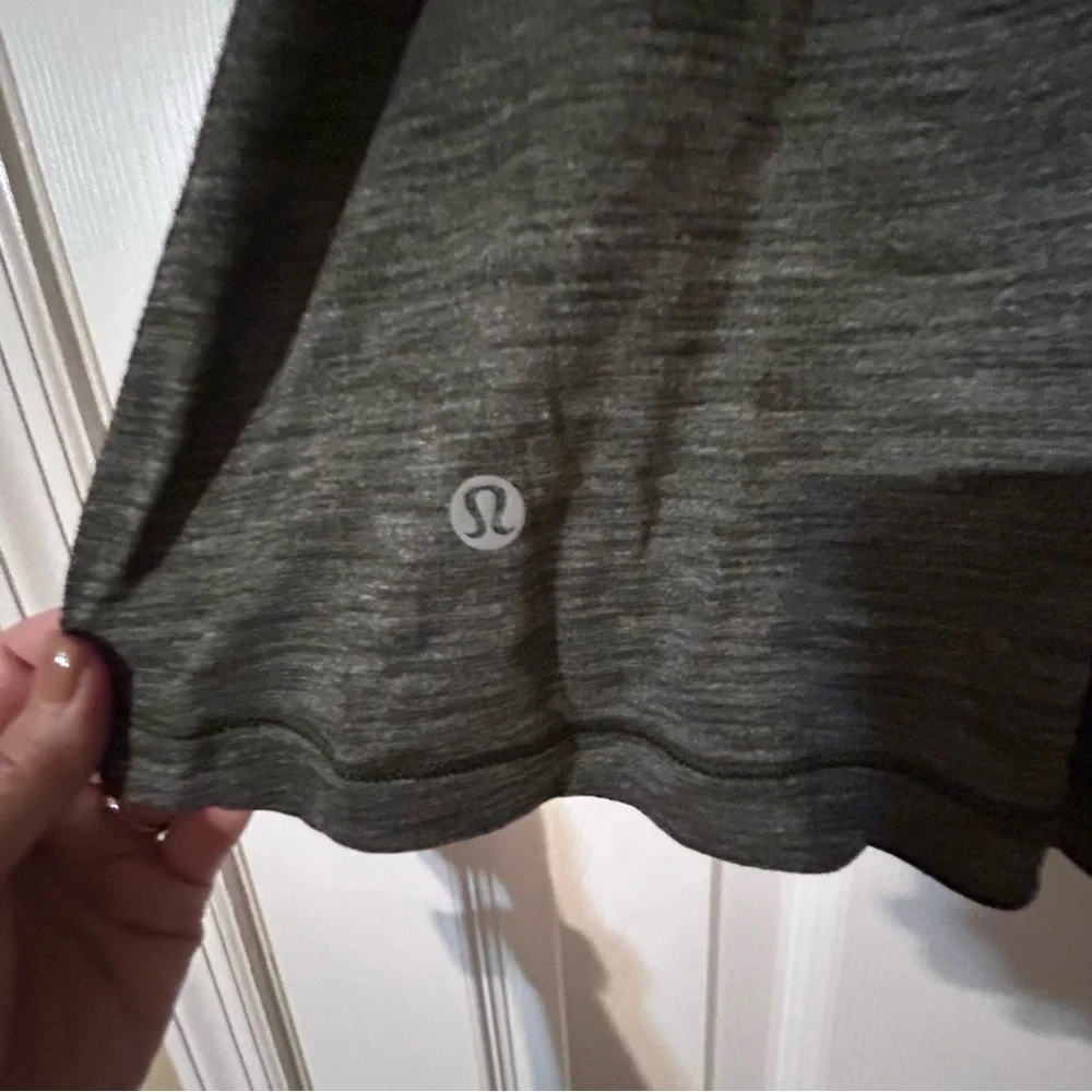 Lululemon Athletica Black tank with Camouflage Bra size 4